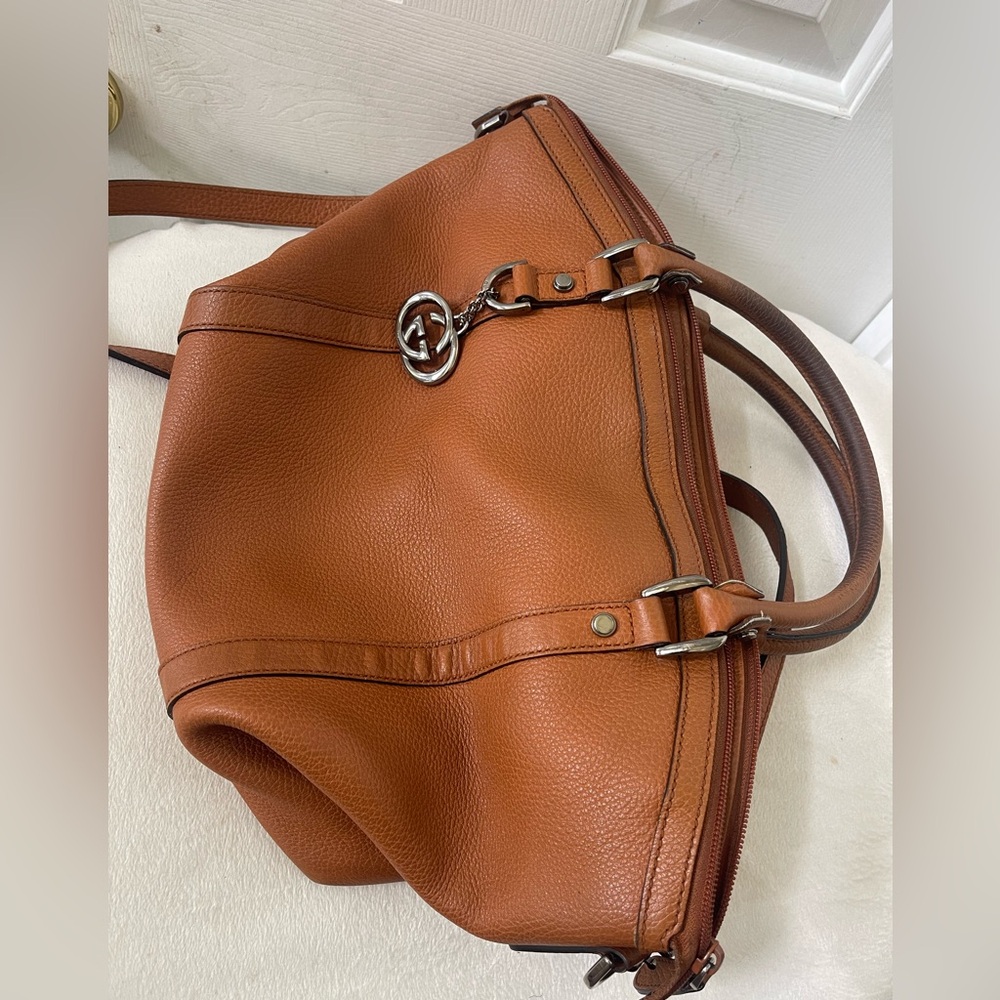 Gucci Leather GG Charm Tote Bag - Picture 5 of 16